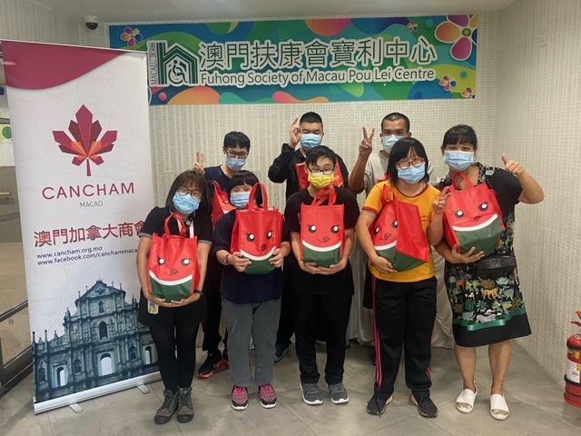CanCham Macao donated watermelons to Fuhong Society of Macau
